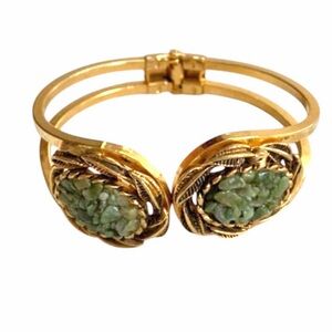 Vintage gold tone and chipped jade stone clamper style bracelet Women’s jewelry